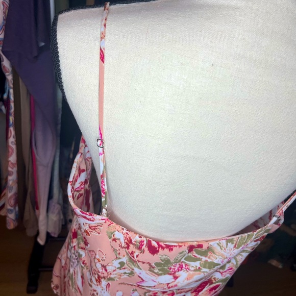 Violet + Claire floral top, size medium - Picture 3 of 5